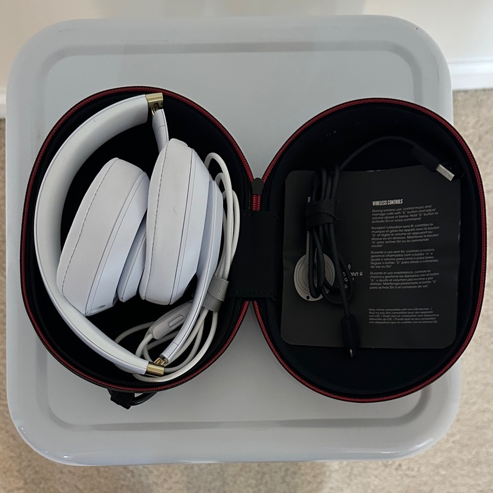 Beats by Dre White Over-Ear Headphones